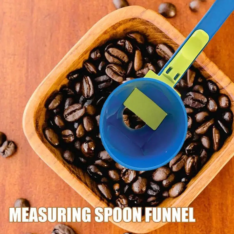 Portable anti-spill measuring spoon