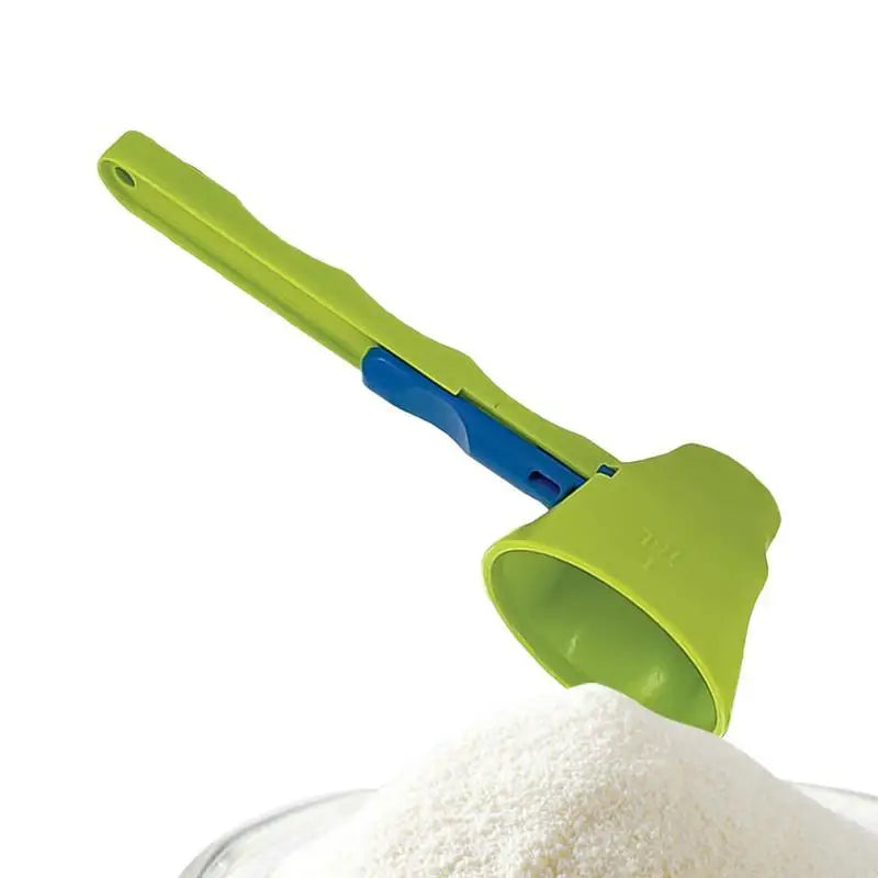 Portable anti-spill measuring spoon