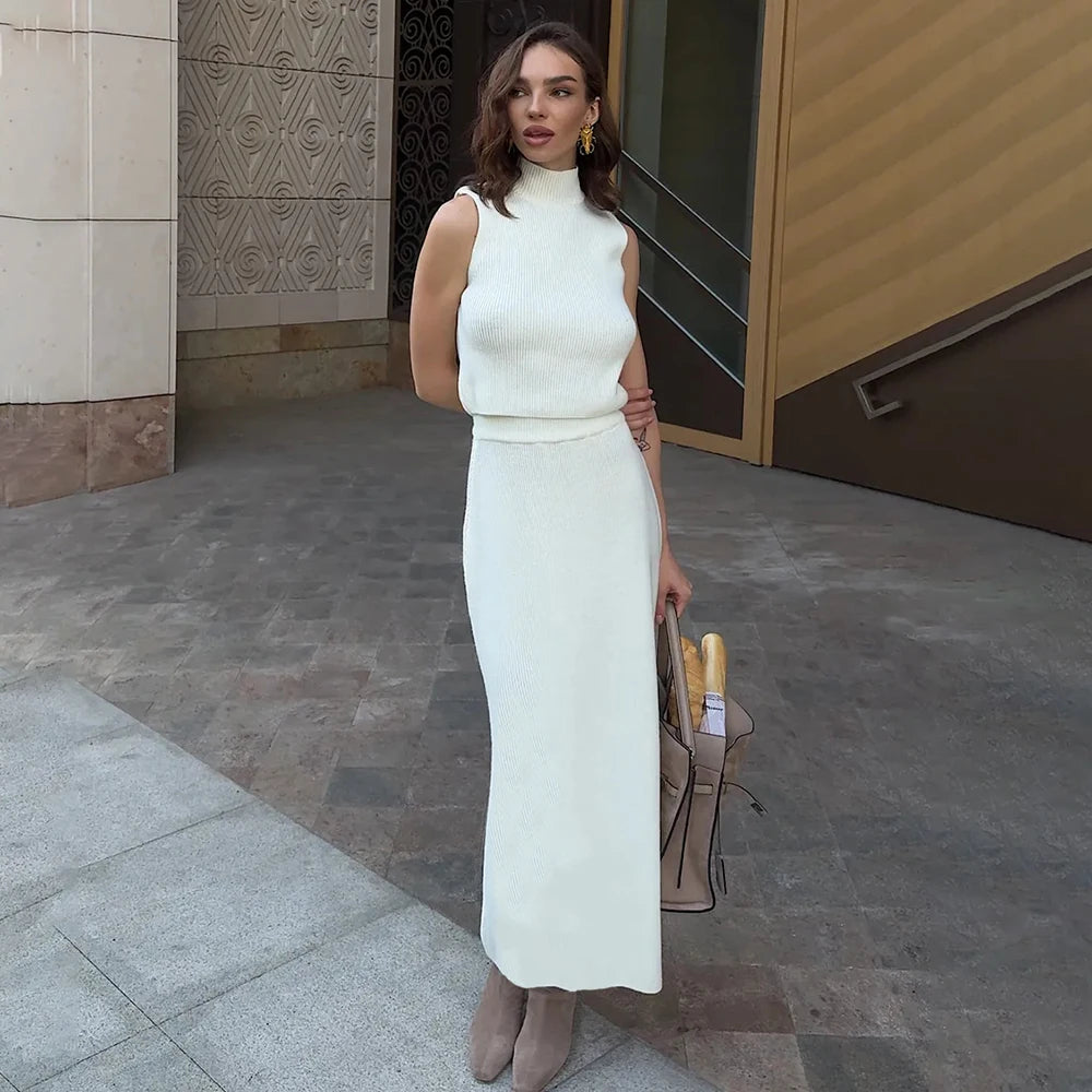Tuulareose Elegant Sleeveless Turtleneck Long Skirt Two Piece Set